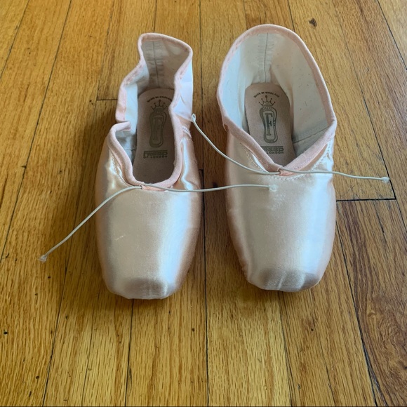 Freed Classic Pro 5.5 X Castle Maker Pointe Shoes - Picture 3 of 3